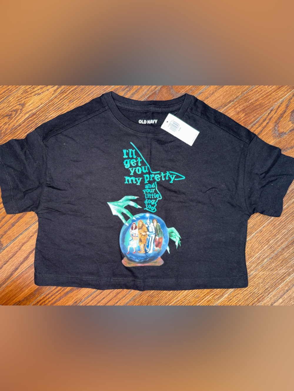 Girls Wizard of Oz Cropped Shirt. NWT.